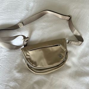 Lululemon All Night Festival Bag
Micro 2L